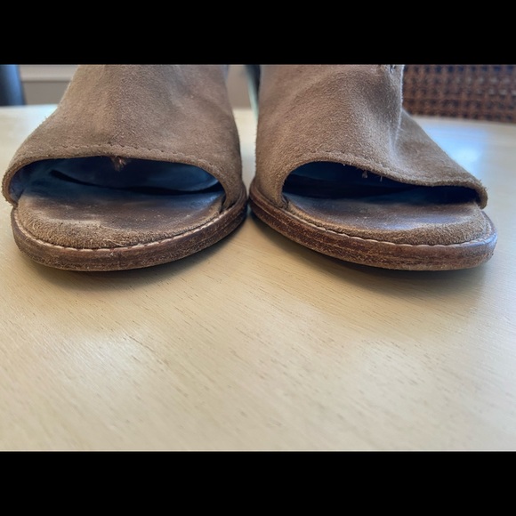 Frye Tan Suede Courtney Sling - Picture 5 of 9